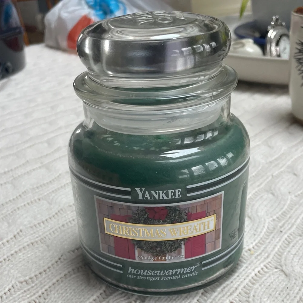 New Yankee Candle Christmas Wreath 14.5 oz Jar with lid Retired unused